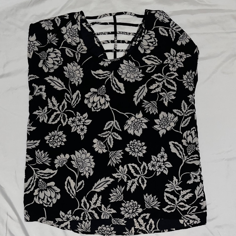 Amazing condition black and white floral shirt.